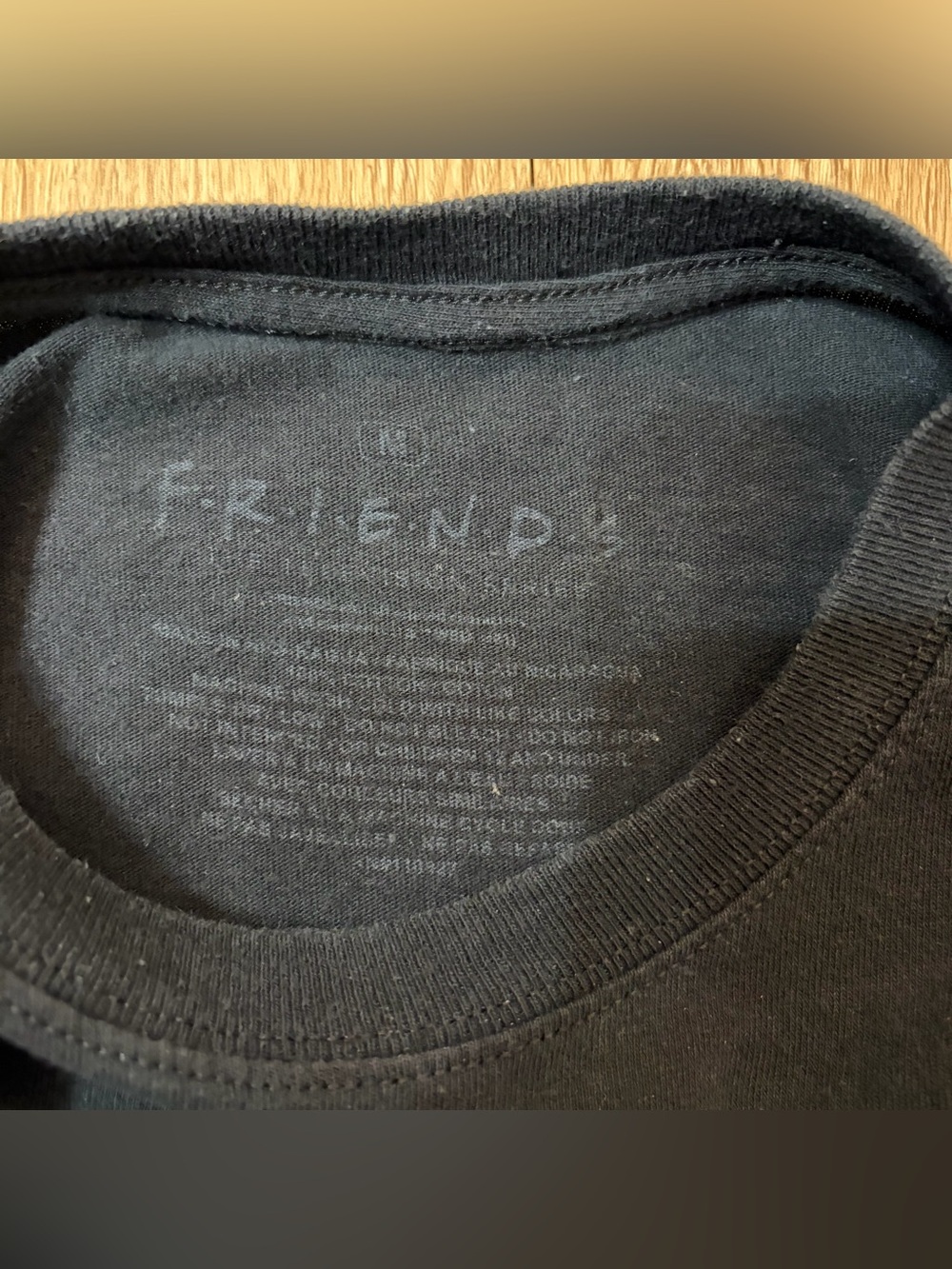 FRIENDS Cropped Tee - Picture 3 of 3